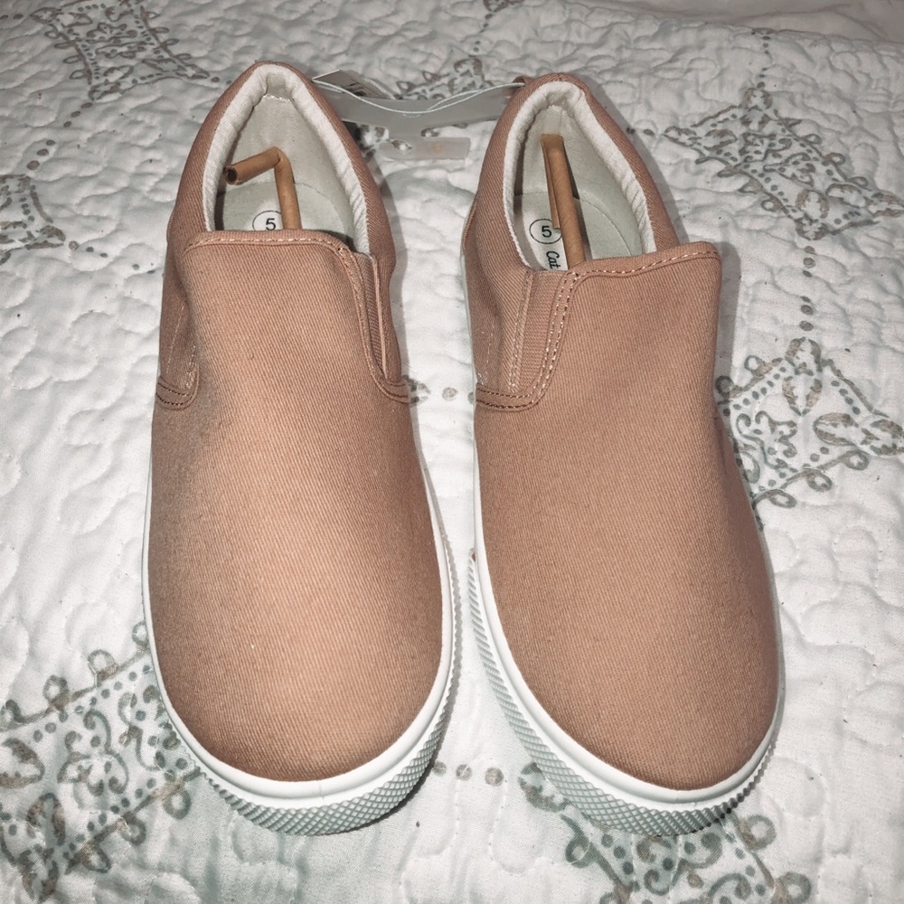*BRAND NEW* Cat & Jack Shoes